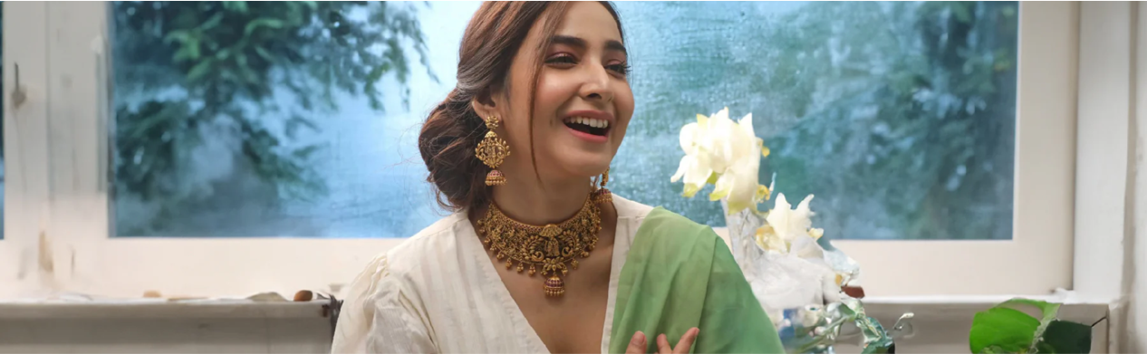 Choker Necklace Set Styling Tips: Advice from Experts