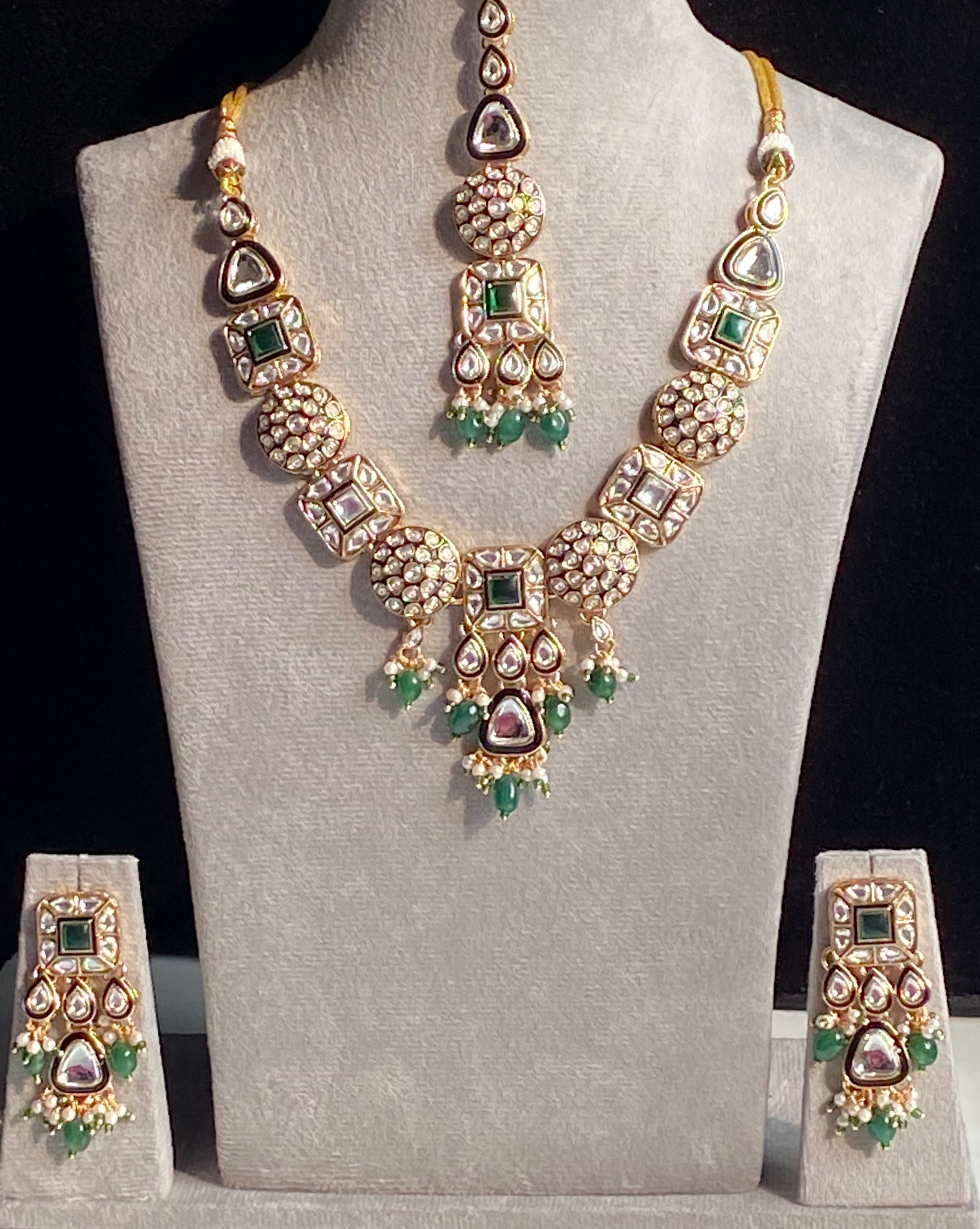 10 Jewelry Gifts Under Rs 1,500 She Will Actually Wear