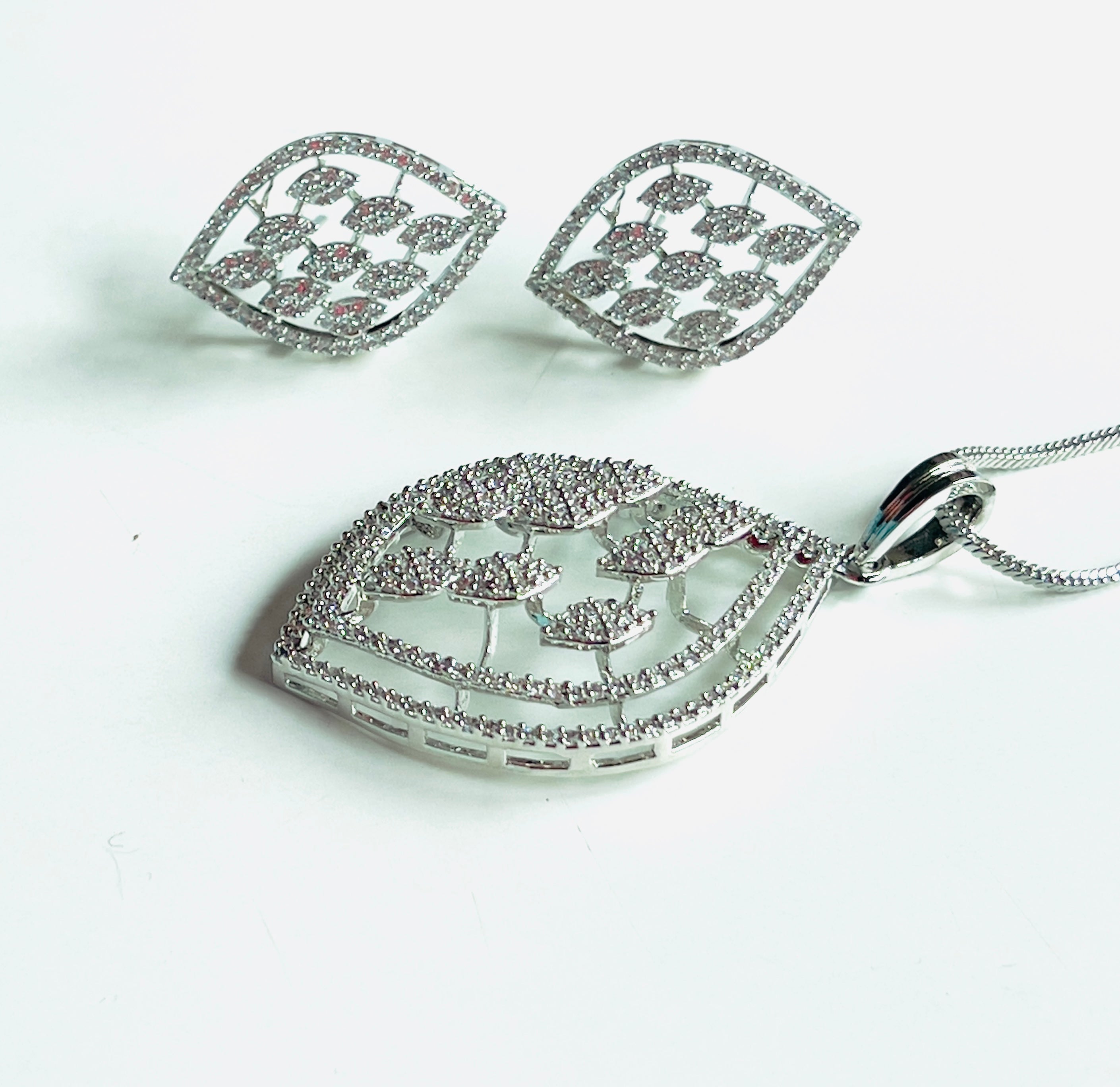 Luminous Leaves - Maisha Jewels