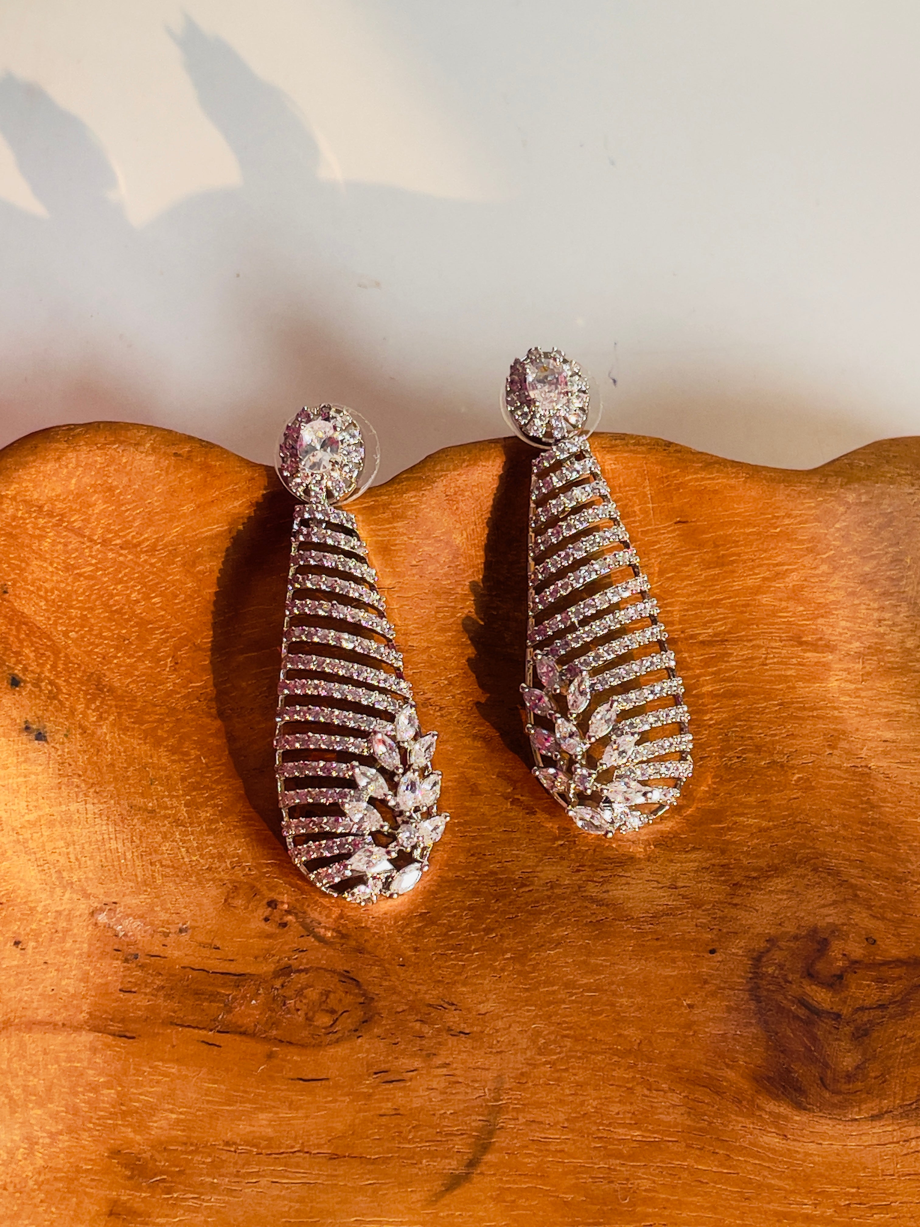 Elegant lustre - complete set with matching pieces