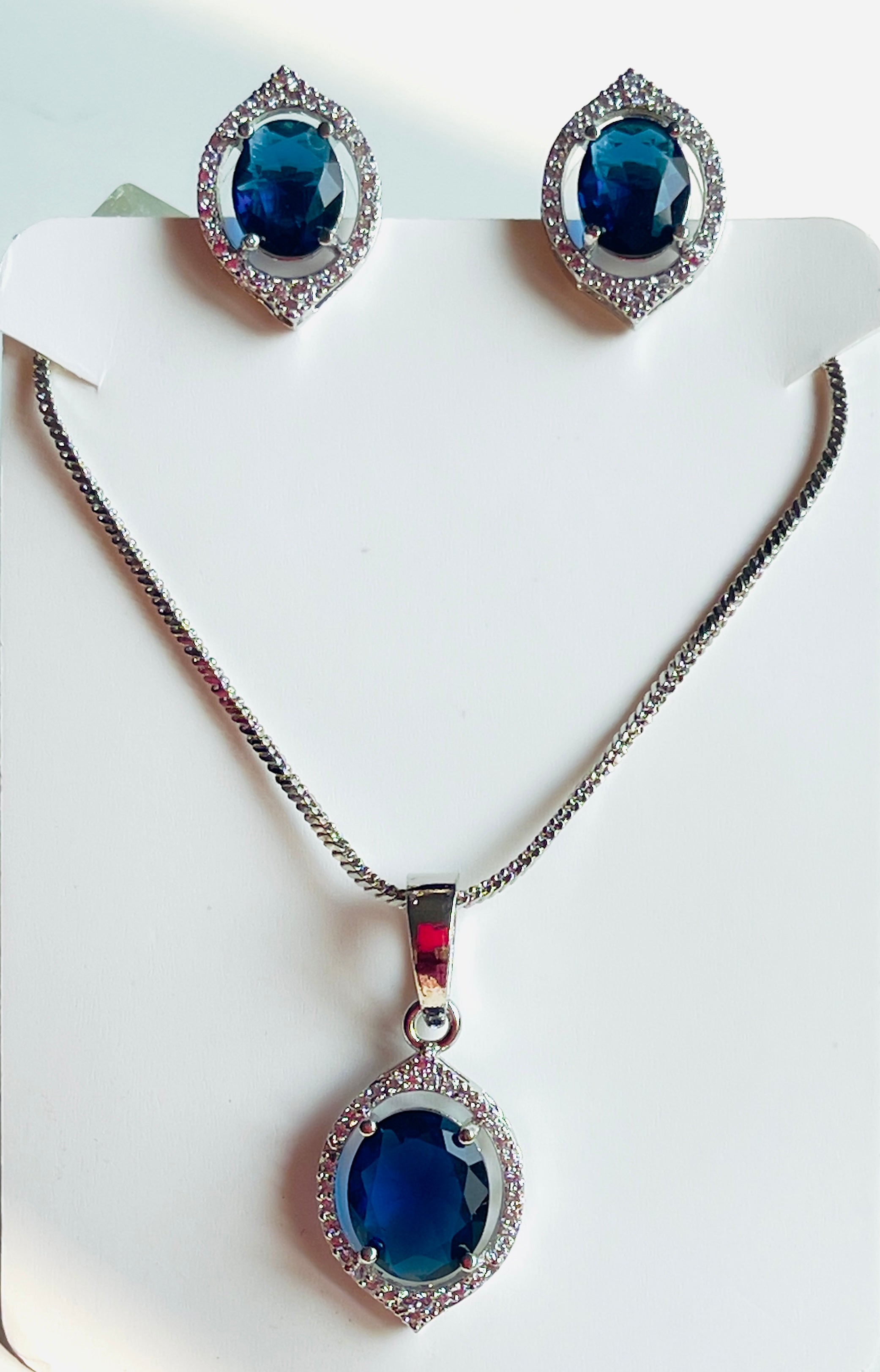 Midnight Radiance Grand Pendant Set - styled look