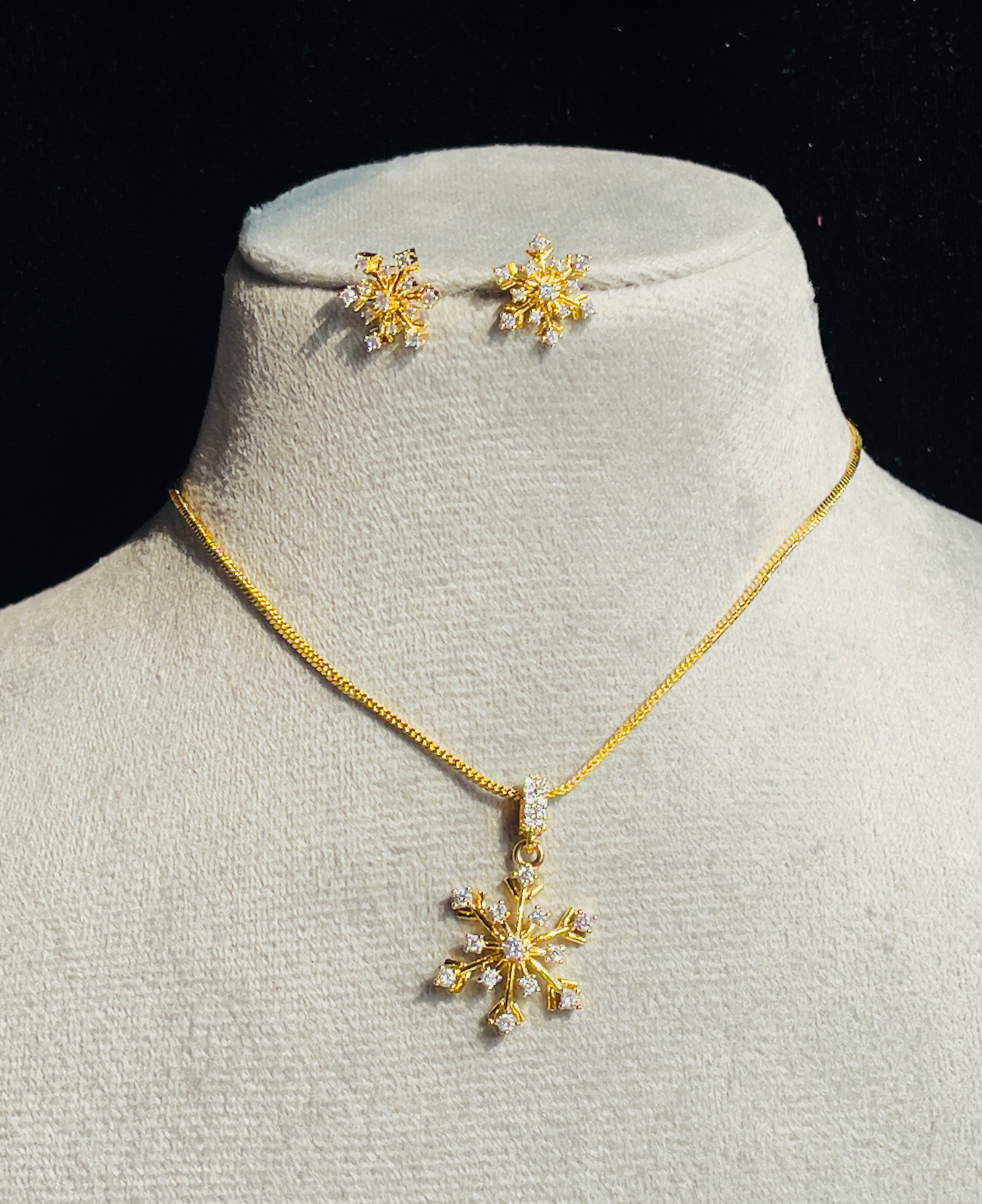Golden Snowflakes Pendant Set - detail view showing craftsmanship