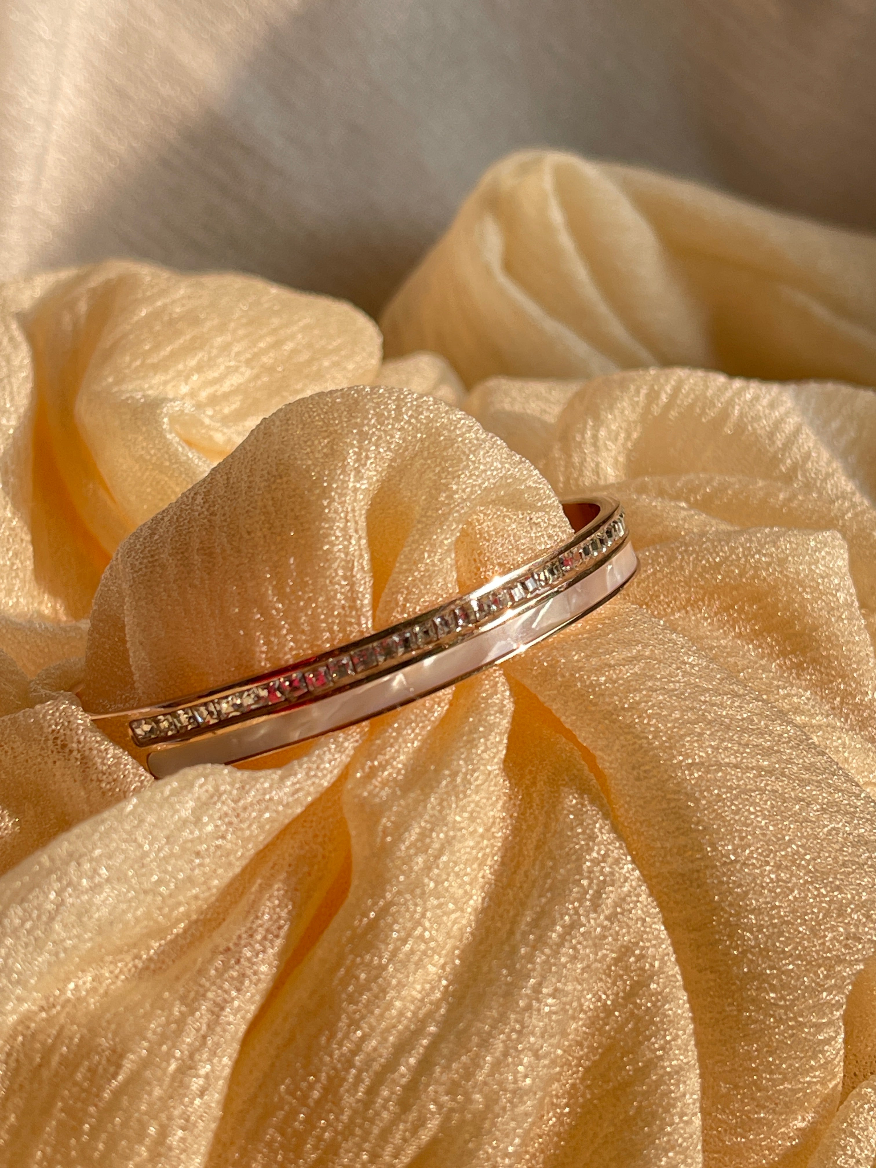 Mother of Pearls with American Diamonds Bracelet - complete set with matching pieces
