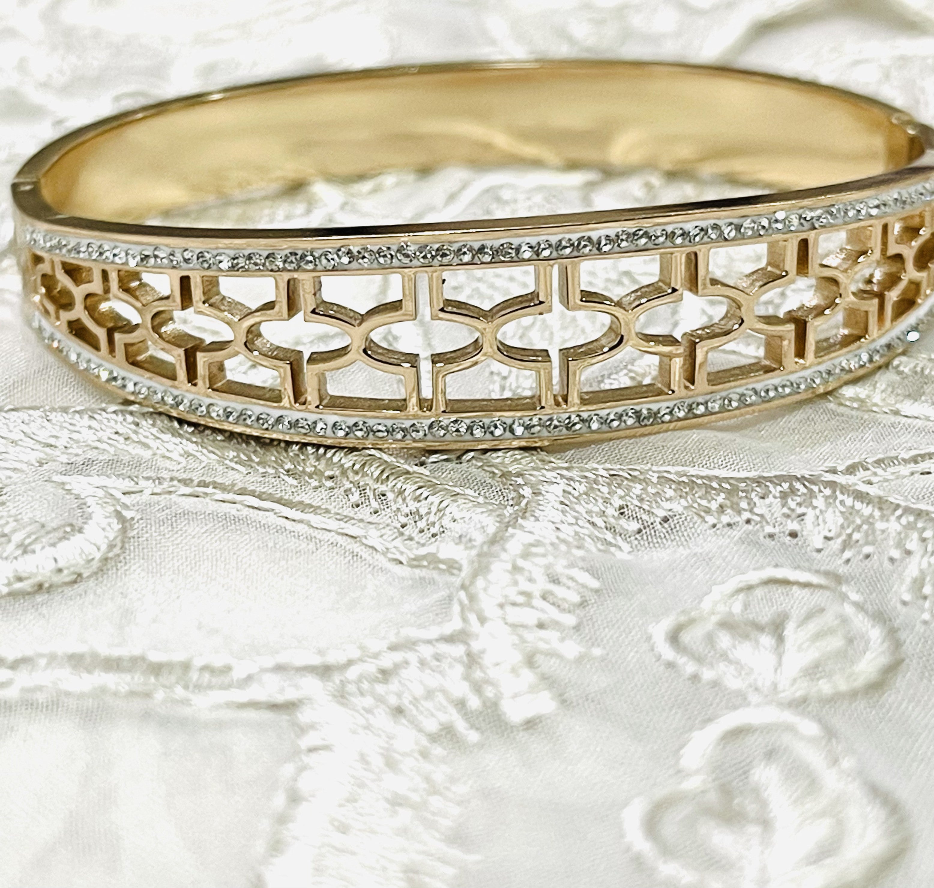 Intricate Jali Work Bracelet - handcrafted jewellery - view 2
