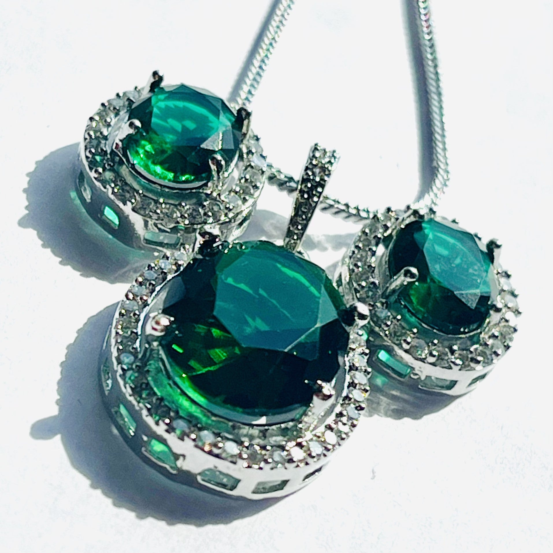 Emerald Silver Oval Pendant Set - handcrafted jewellery - view 2