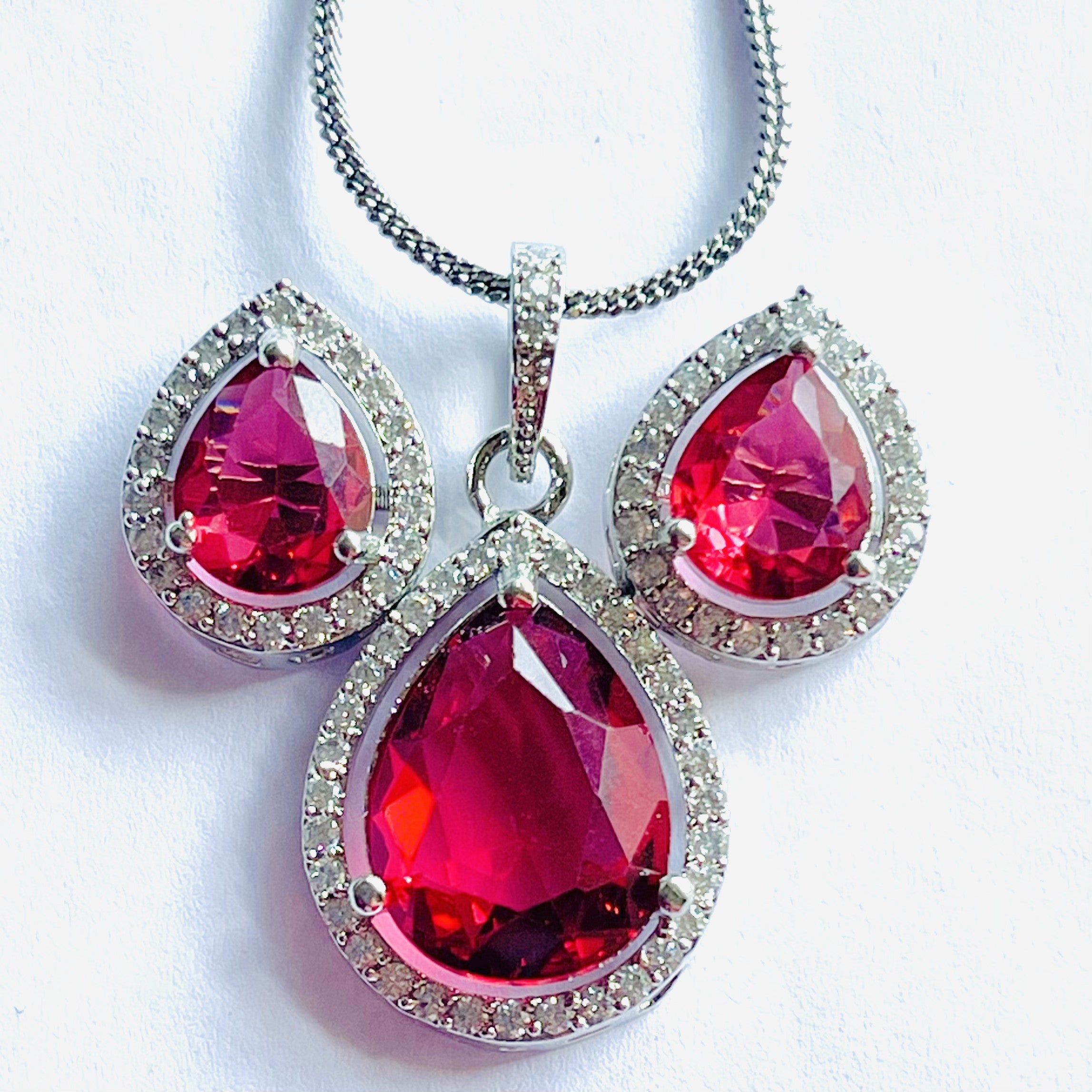 Blazing Red Aurora Drops Grand Pendant Set - handcrafted jewellery - view 3