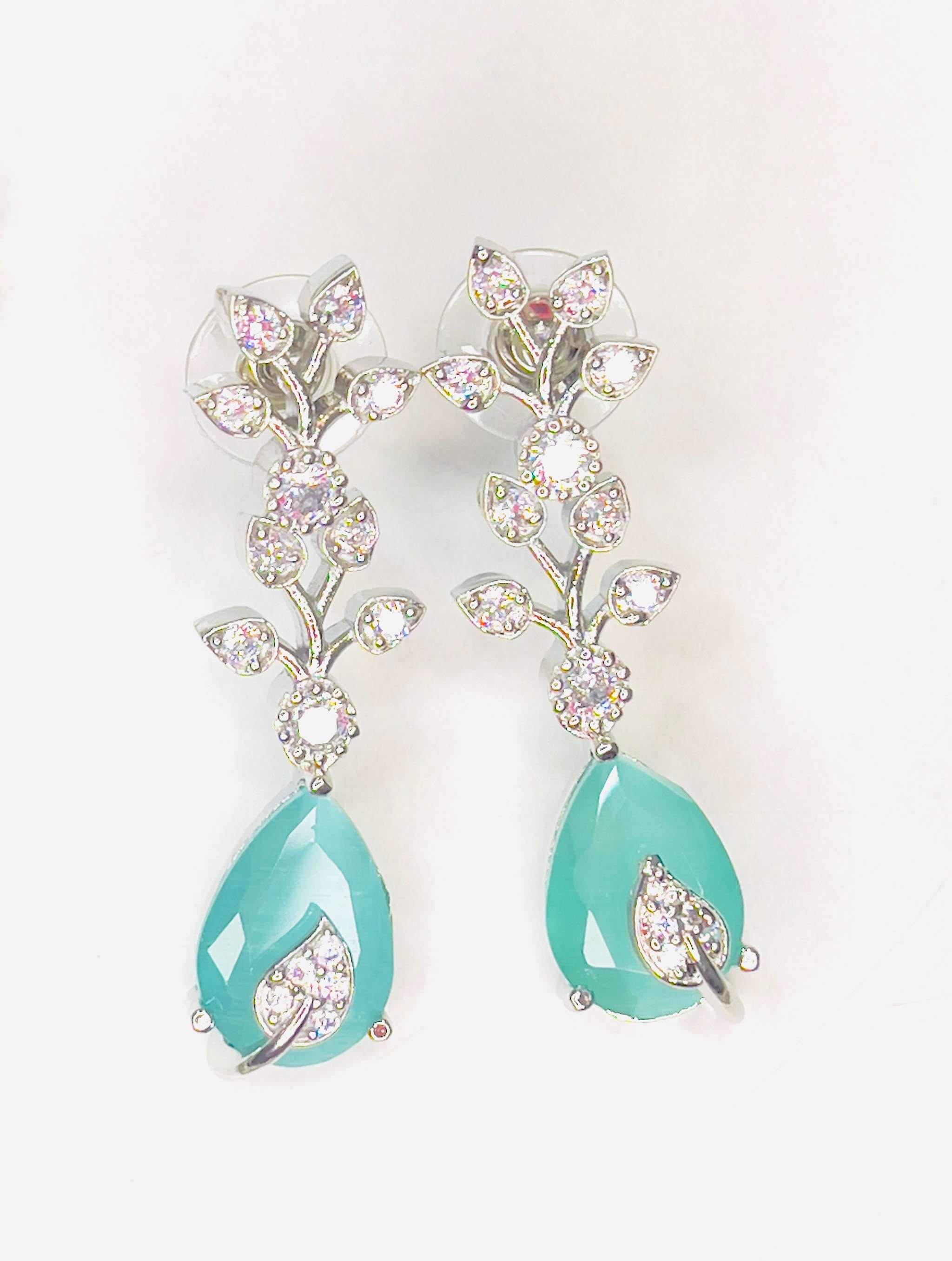 Aqua Boom Amora Necklace Set silver with aqua tones and sparkling accents